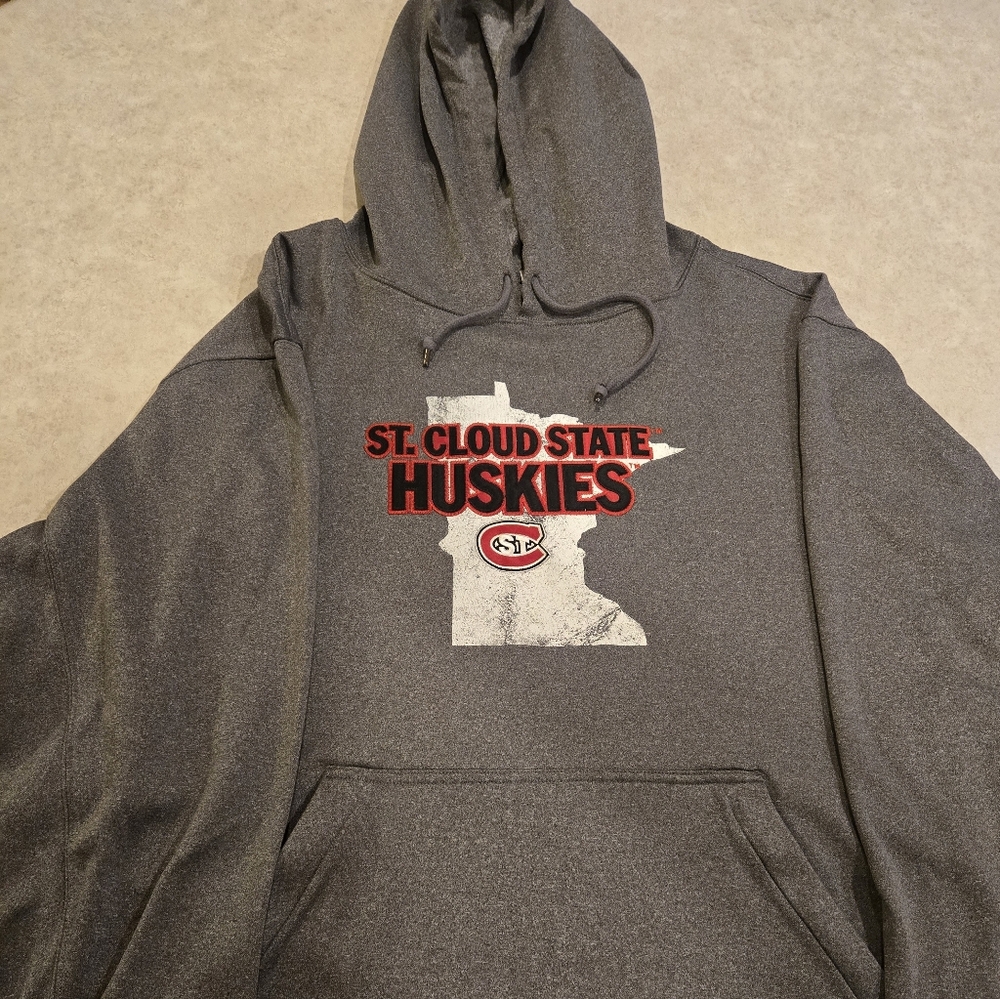 St. Cloud State Huskies Gray Hoodie. Size XXL.